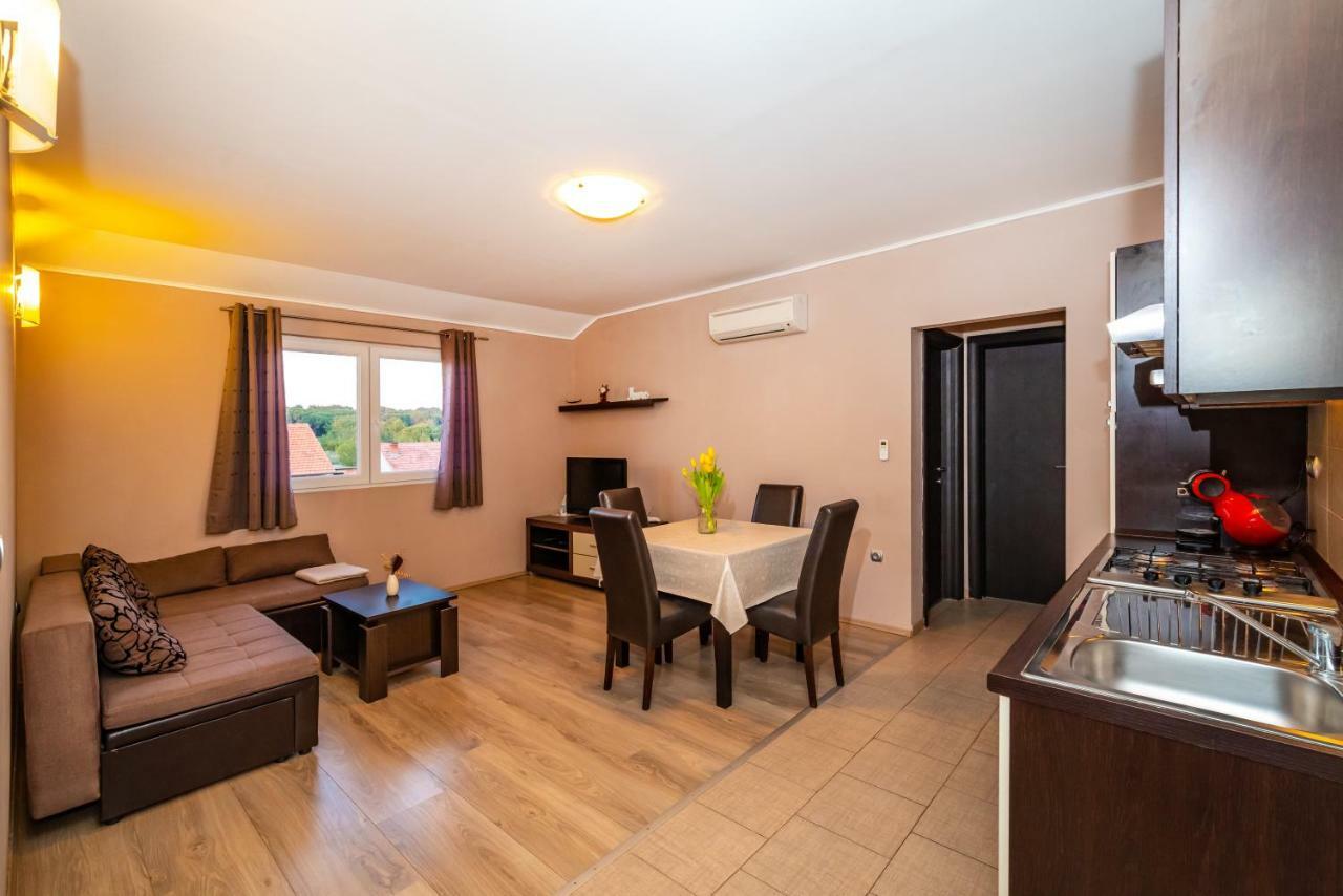 Apartment Adrian Biograd Na Moru Exterior photo